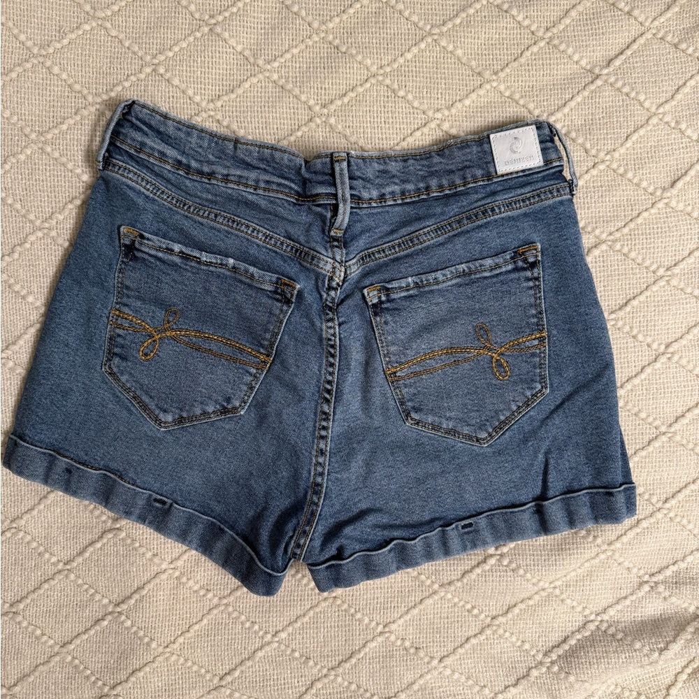 Denizen from Levi's Blue Jean Shorts Classic Style